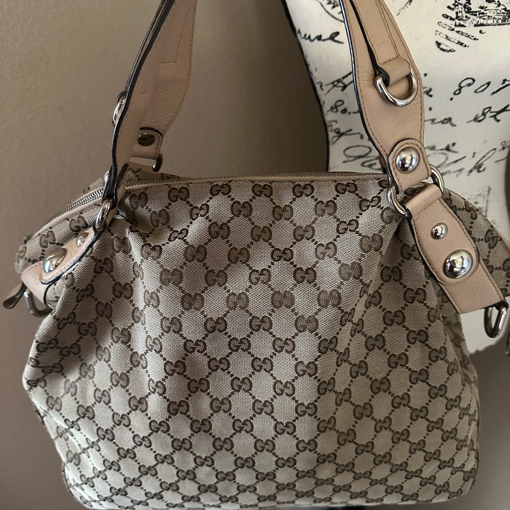Gucci Beige Monogram Canvas Tote with Cream Leather Trim - Picture 3 of 10